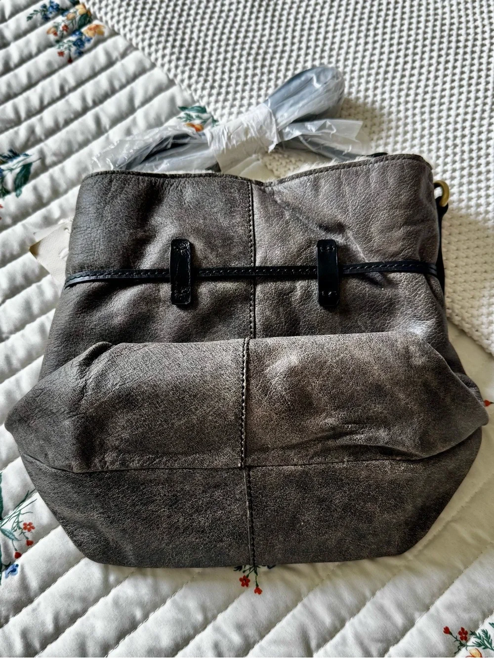 NWT UGG Australia Vintage Leather Shearling Crossbody Bucket Bag, Darkest Brown
